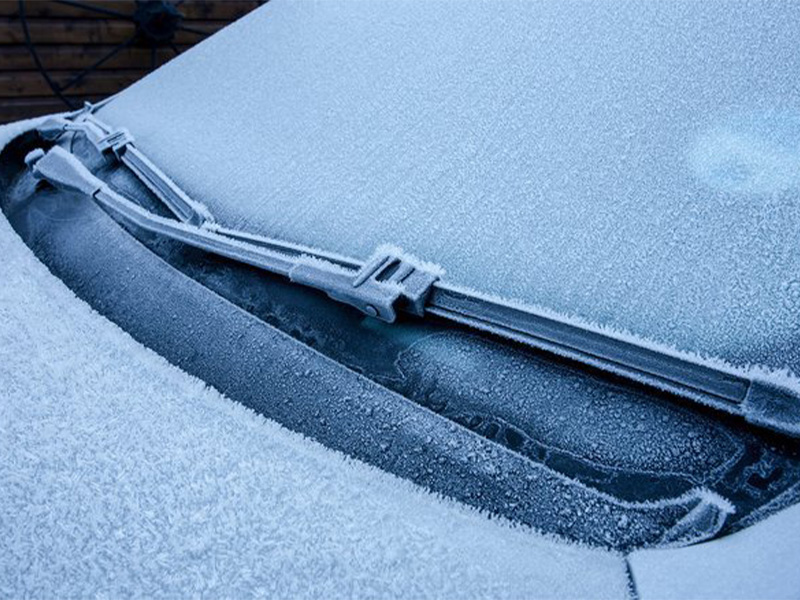 یخ زدن شیشه خودرو در زمستان